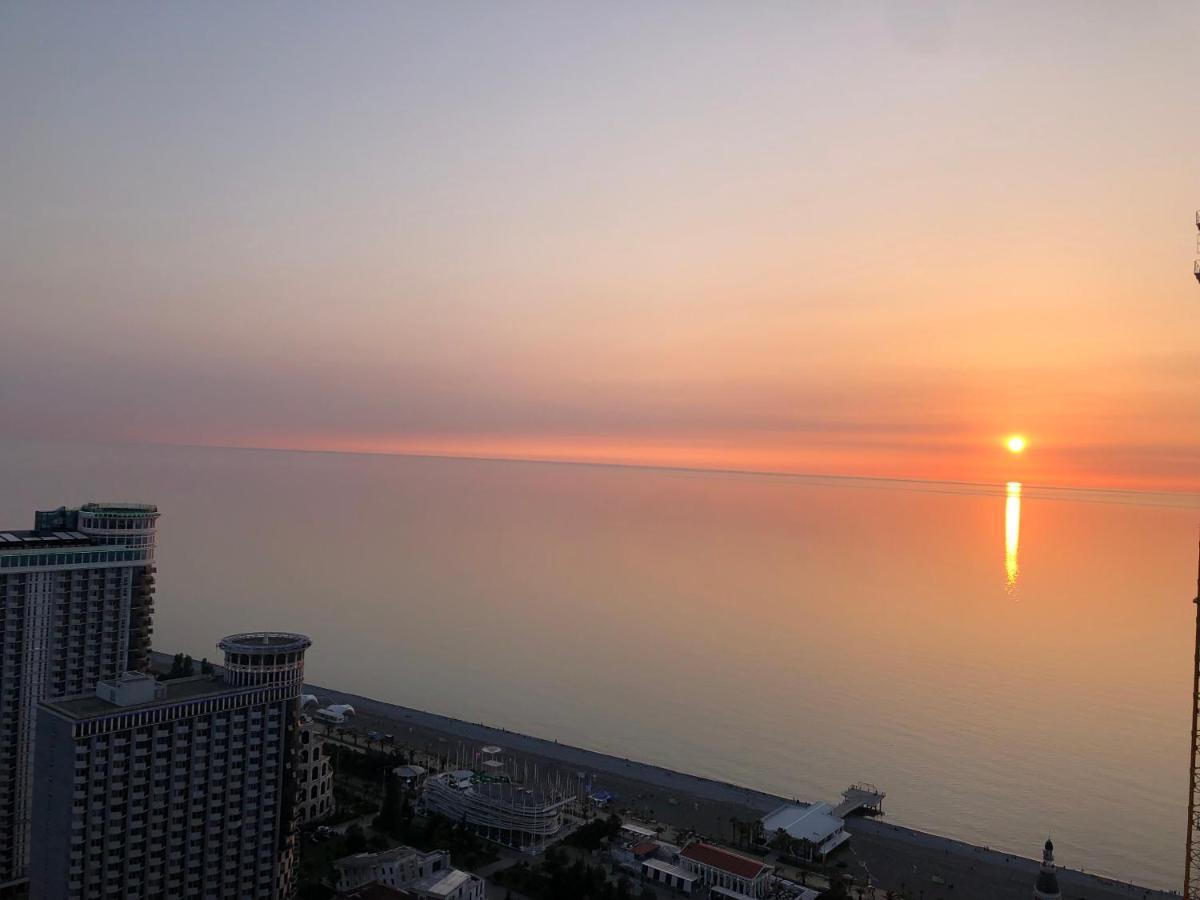 Orbi City Apartments On The Beach Batum Dış mekan fotoğraf