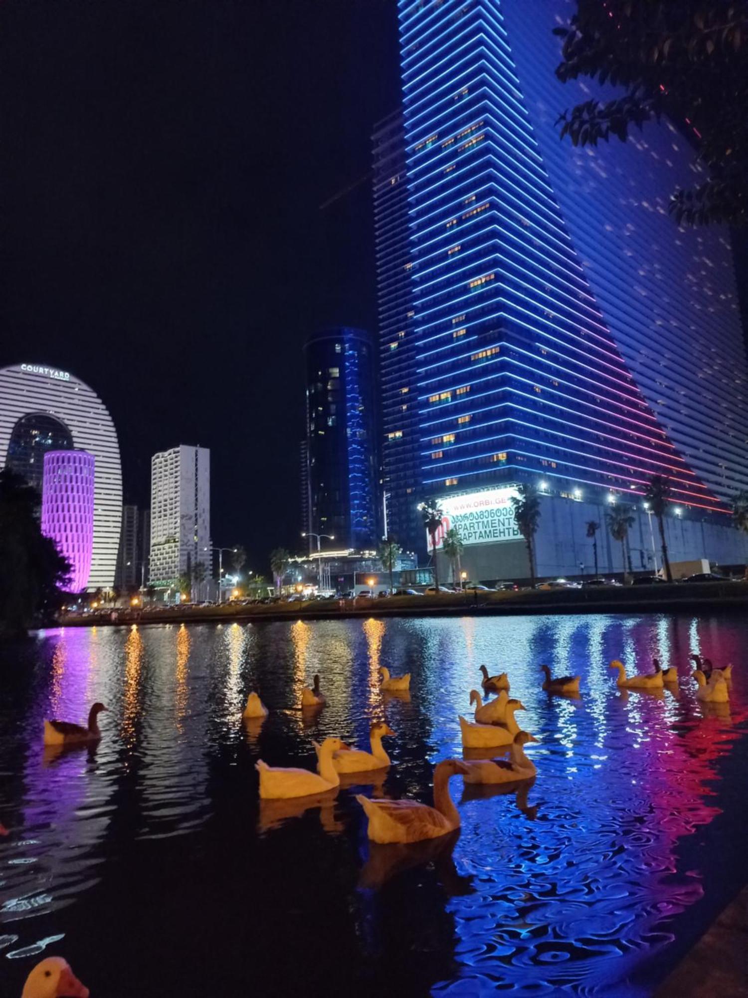 Orbi City Apartments On The Beach Batum Dış mekan fotoğraf